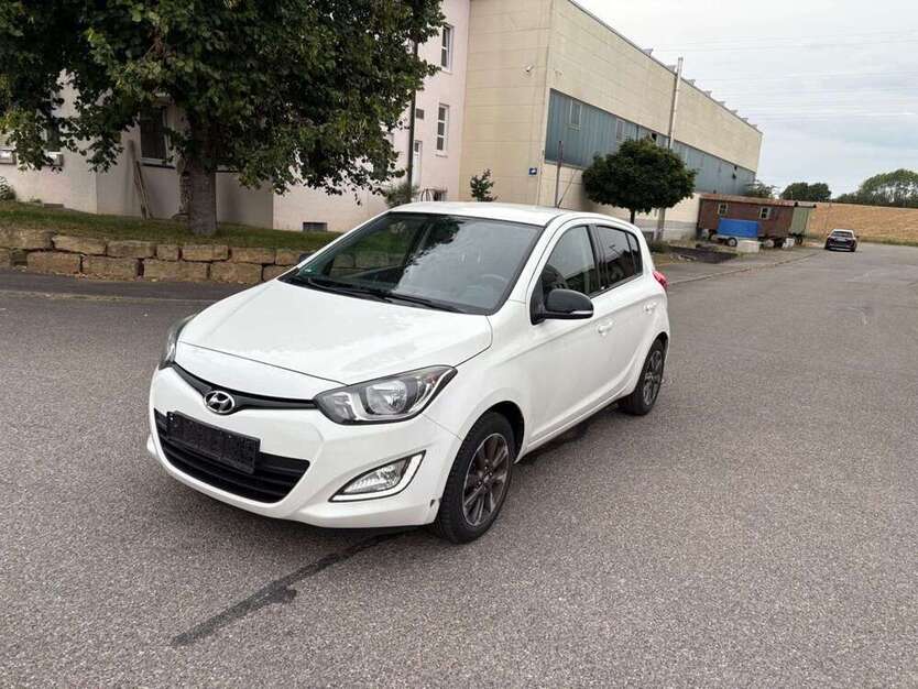 i20