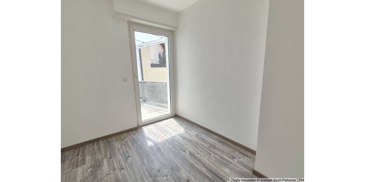 Etagenwohnung Sandhausen - 6 Zimmer, 148 m&sup2;, 1.850&euro; | Angebot:26833552