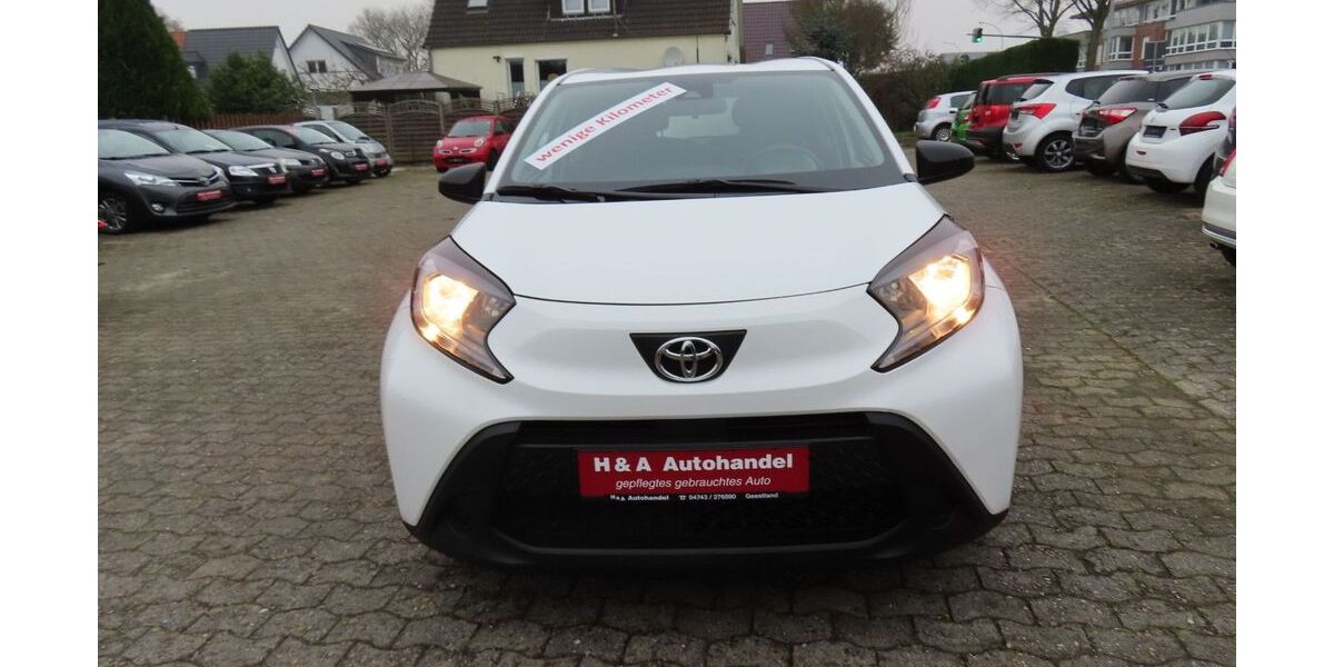 Toyota Aygo (X) 30.311 km 11.499 &euro; Geestland 27607