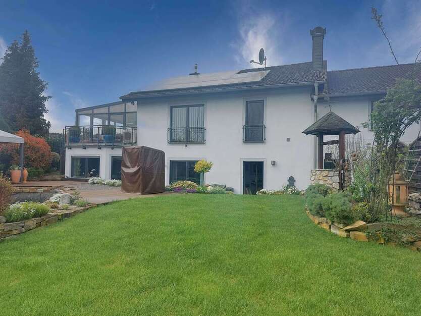 Haus zum Kaufen in Beltheim Schnellbach 379.000 € 255.74 m²