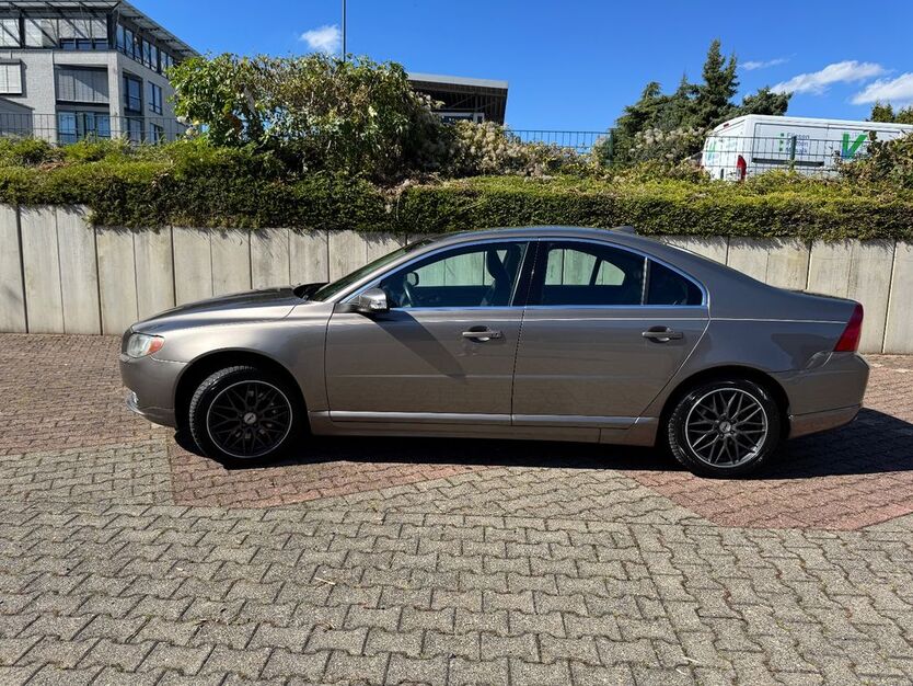 Volvo S80 414.792 km 4.000 € Aachen 52062