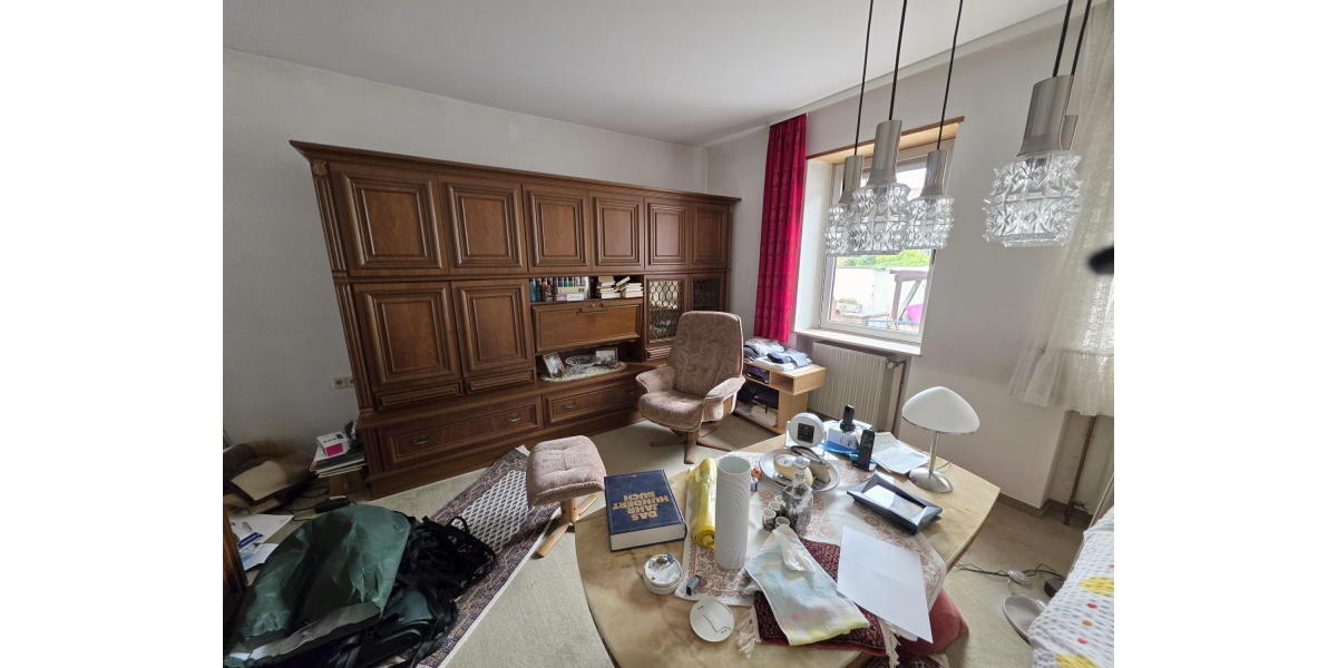 ObjNr:19753 - Liebenswürdige Doppelhaushälfte mit Garten im Dornröschenschlaf 5 zimmer