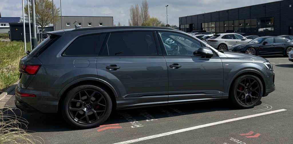 Audi Q7 8.000 km 81.000 &euro; Hellenthal 53940