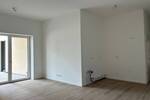 Große 4-Zimmer Wohnung mit Terrasse und kleinem Garten