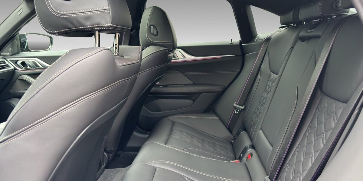 BMW i4 M60 M-SportPro HuD 360° DrivProf. Pano Indivi 5.780 km 74.400 &euro; Wuppertal 42327
