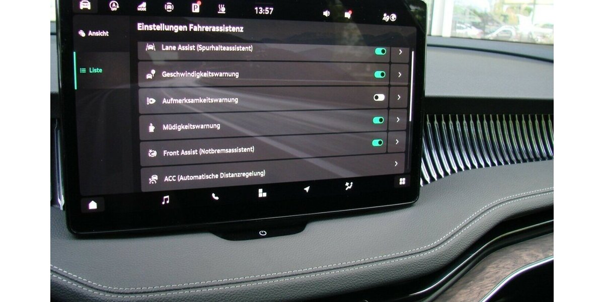 Skoda Superb 2.0TDi 4x4 L&K ACC SHZ LED AHK 360º HUD Can 25.989 km 41.980 &euro; Falkensee 14612