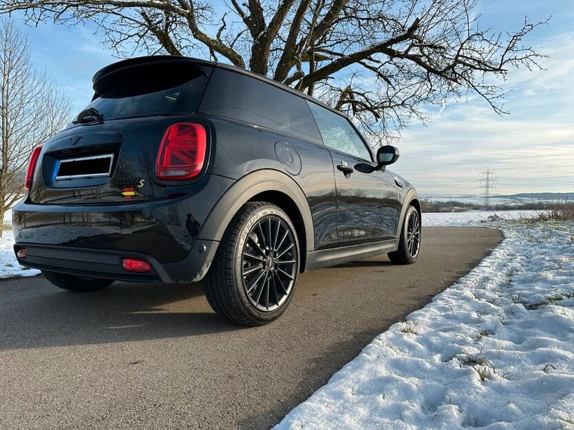 Mini Cooper SE 19.900 km 22.000 € Freiburg 79104