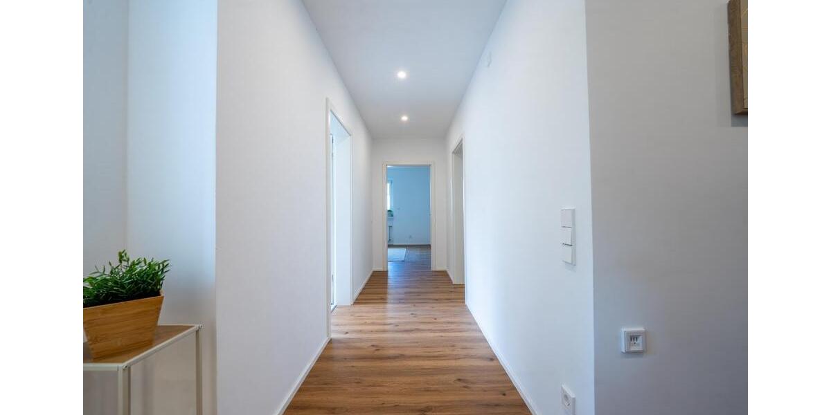 Sanierte 3,5-ZKB-Erdgeschosswohnung mit Balkon und Garten 3 zimmer