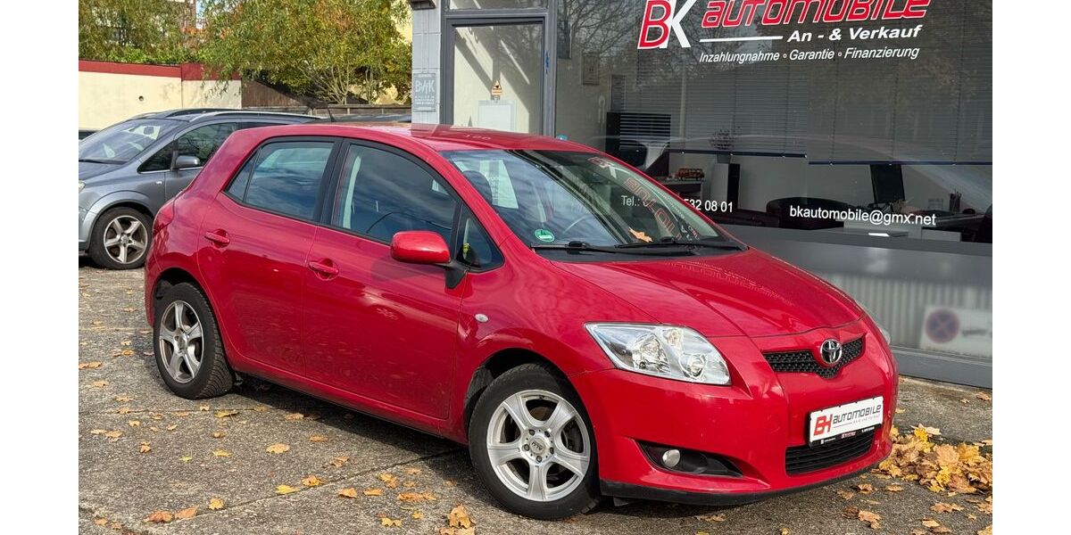 Toyota Auris 96.000 km 5.890 &euro; Neuss 41462