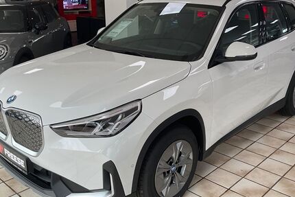 BMW iX1 2.500 km 38.990 &euro; Heide 25746