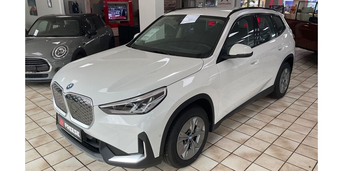 BMW iX1 2.500 km 38.990 &euro; Heide 25746