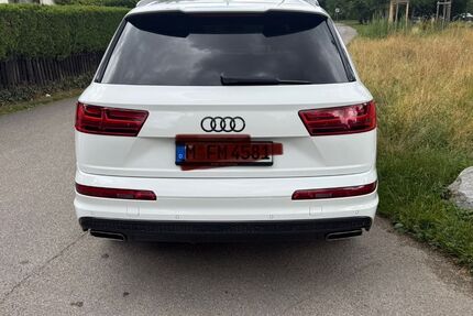 Audi Q7 87.000 km 41.000 € München 81241