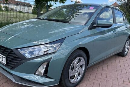 Hyundai i20 1.500 km 15.490 &euro; Dresden 01156