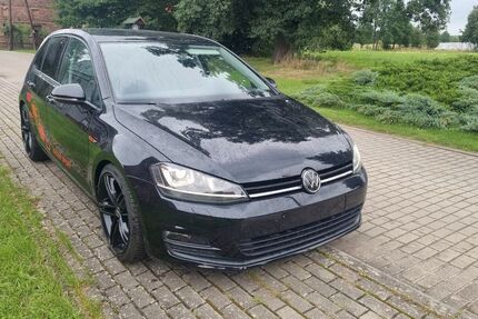 VW Golf 102.720 km 13.800 € Guben 03172