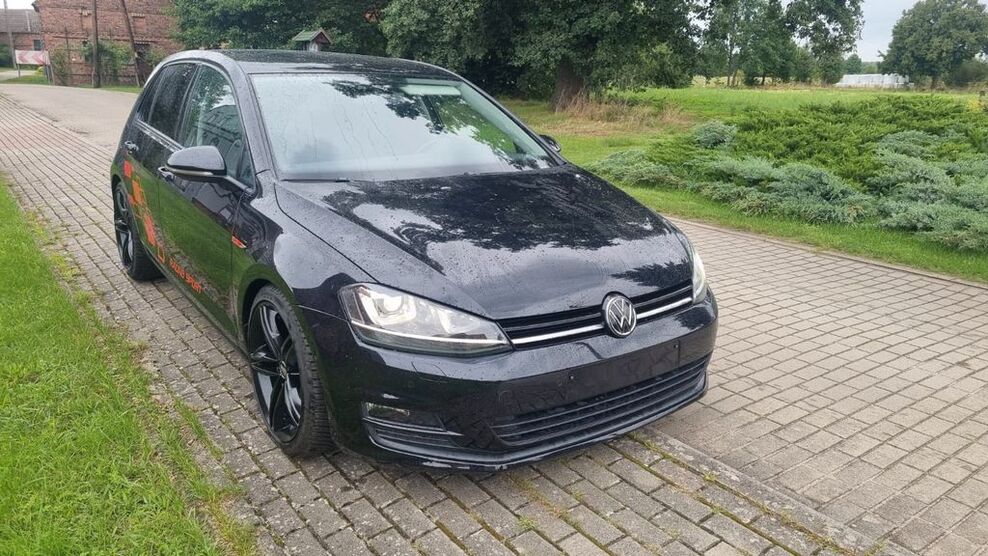 VW Golf 102.720 km 13.800 € Guben 03172