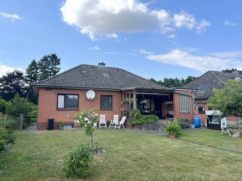 Einfamilienhaus mit Garage und schönem Grundstück zu verkaufen 3 zimmer