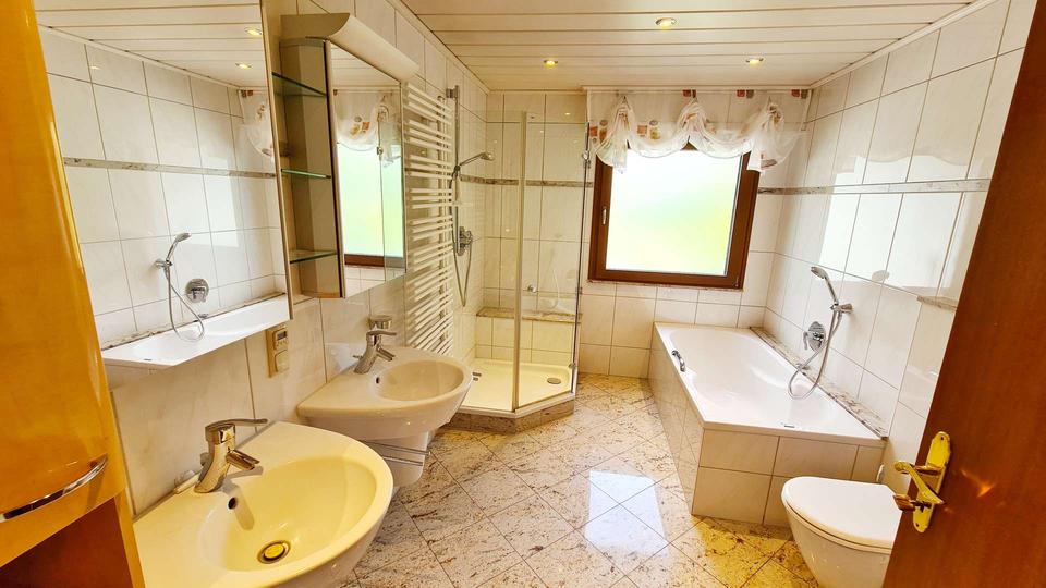 Einfamilienhaus Viernheim - 5 Zimmer, 198 m&sup2;, 2.200&euro; | Angebot:23456246