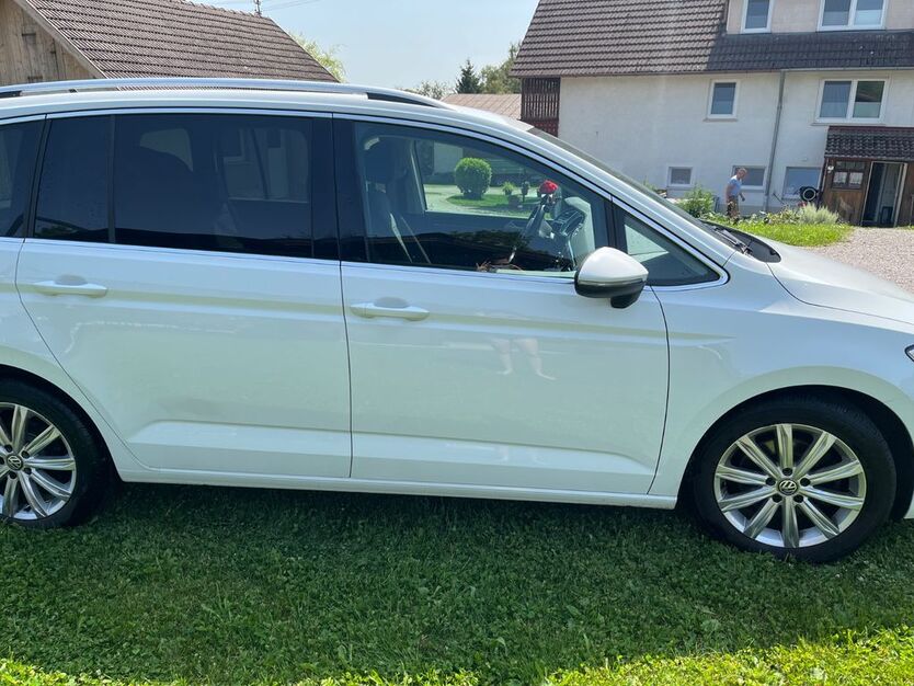 VW Touran 110.000 km 18.900 € Königsfeld 78126