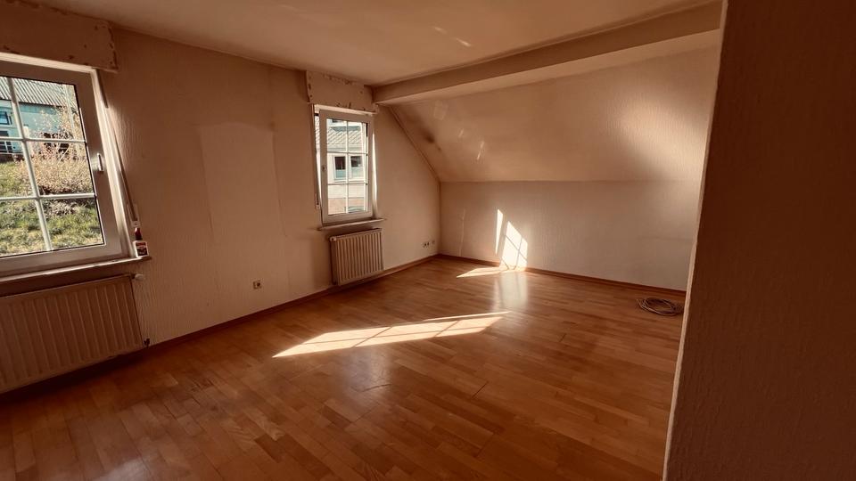 Dachgeschoßwohnung Finnentrop - 1 Zimmer, 80 m&sup2;, 650&euro; | Angebot:26380606
