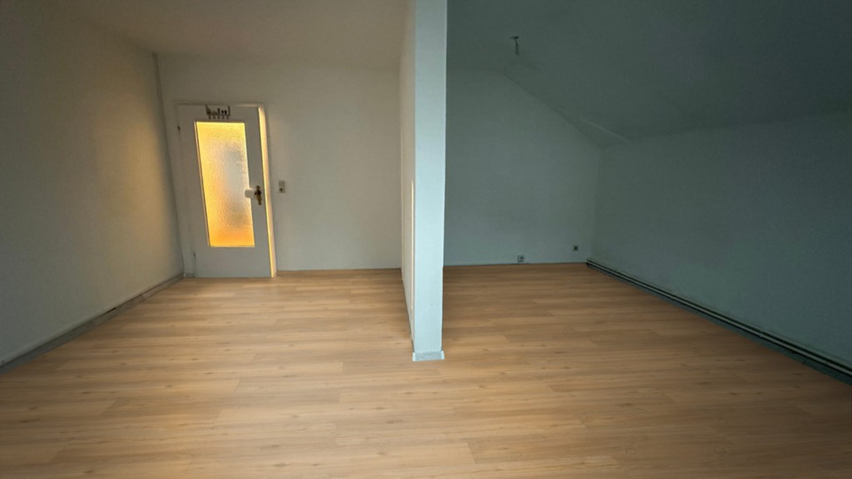 Helle Dachgeschosswohnung mit viel Stauraum in St. Jürgen 4 zimmer