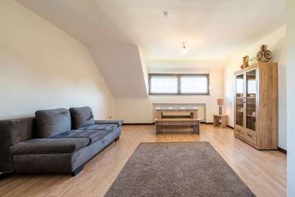 Haus Schüller - 8 Zimmer, 254 m&sup2;, 349.000&euro; | Angebot:20813153