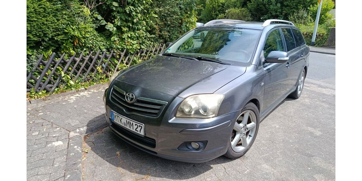 Toyota Avensis 310.000 km 1.800 &euro; Bad Soden 65812