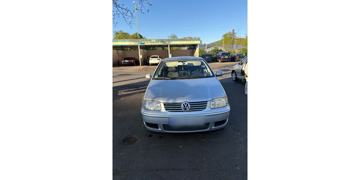 VW Polo 141.000 km 2.099 &euro; Bonn 53179