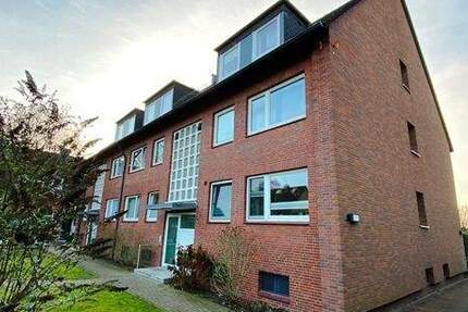 freie 3 Zi.-Dachwohnung mit Außenstellplatz 3 zimmer