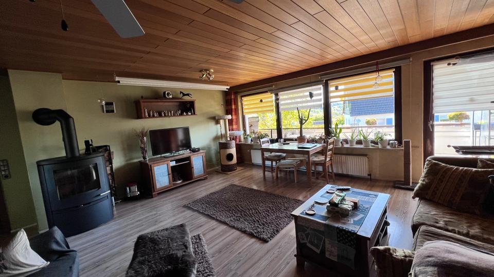 Einfamilienhaus Extertal - 7 Zimmer, 190 m&sup2;, 1.400&euro; | Angebot:25378281