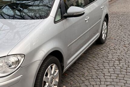 VW Touran 83.300 km 6.900 &euro; Hamburg 22043