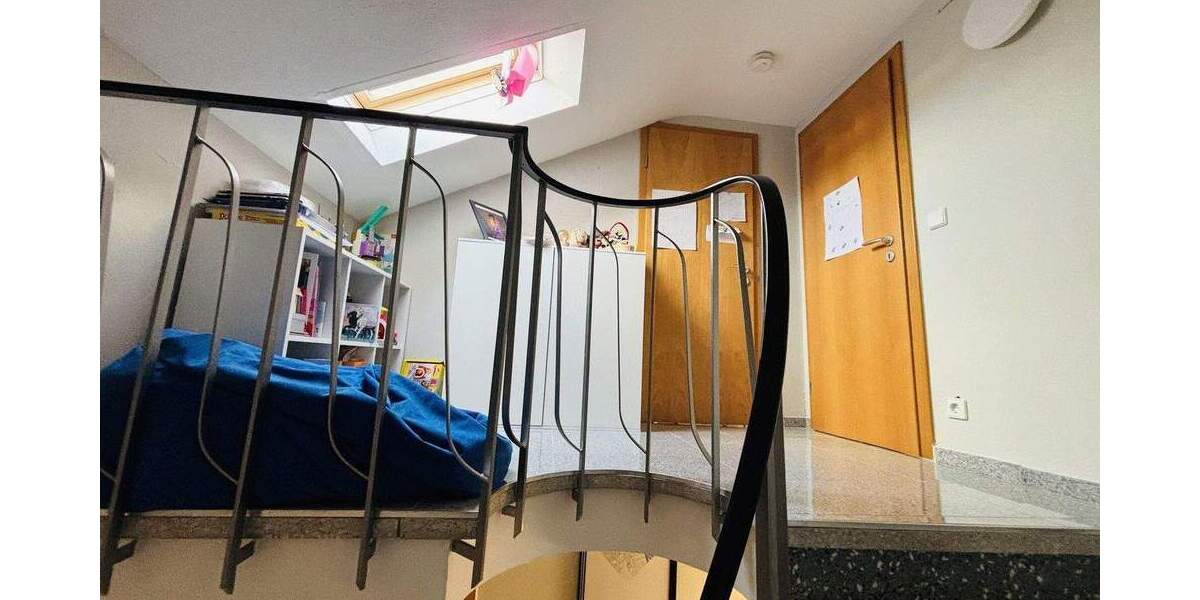 Reihenmittelhaus Fellbach Schmiden - 9 Zimmer, 184 m&sup2;, 749.000&euro; | Angebot:25392201