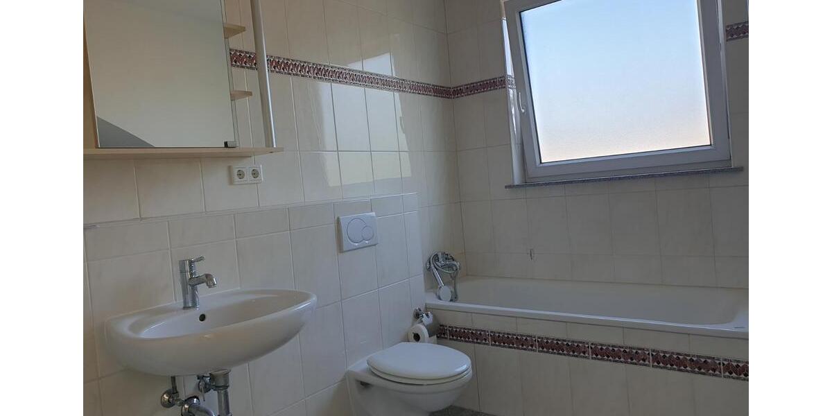 Dachgeschoßwohnung Langenfeld (Rheinland) - 3 Zimmer, 85 m&sup2;, 314.000&euro; | Angebot:24585617