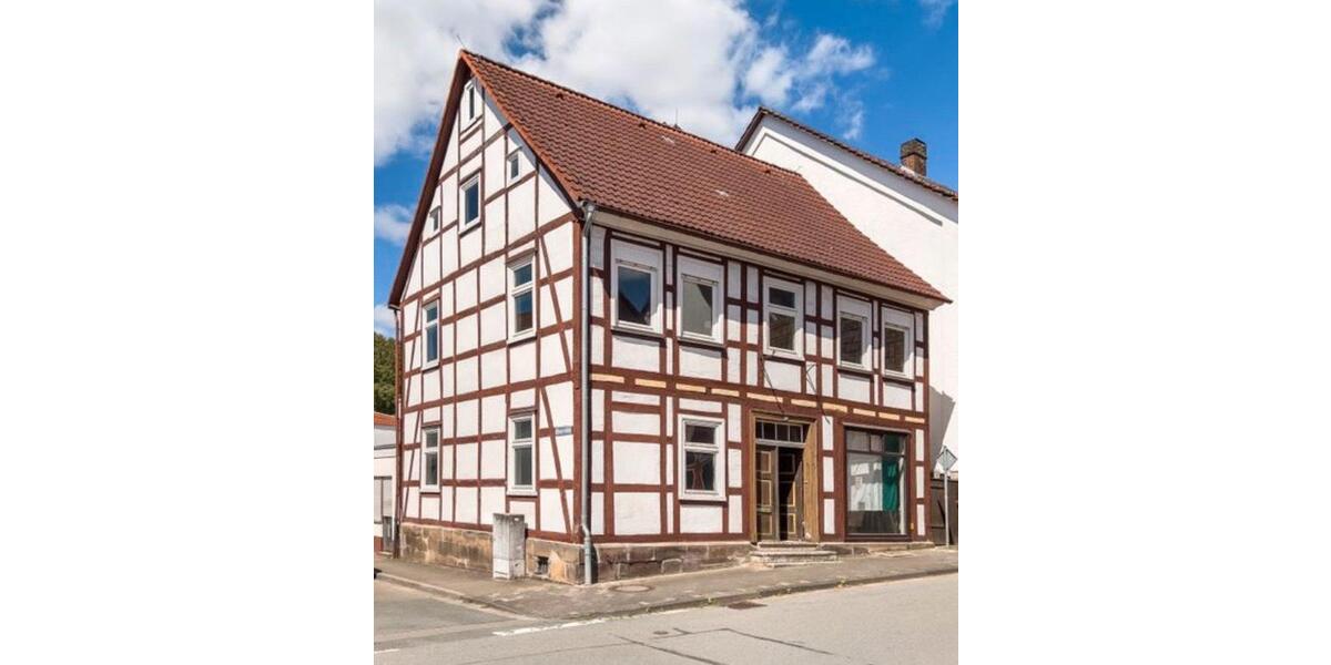 Einfamilienhaus Bad Arolsen - 8 Zimmer, 110 m&sup2;, 185.000&euro; | Angebot:25262344