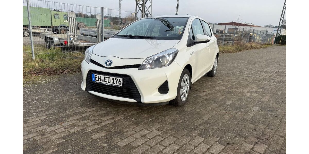 Toyota Yaris 86.900 km 9.500 &euro; Guben 03172