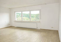 Viel Platz zum Wohnen & Wohlfühlen! Helle Wohnung mit Balkon und Garage!
