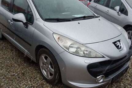 Peugeot 207 155.000 km 2.890 &euro; Landshut 84030