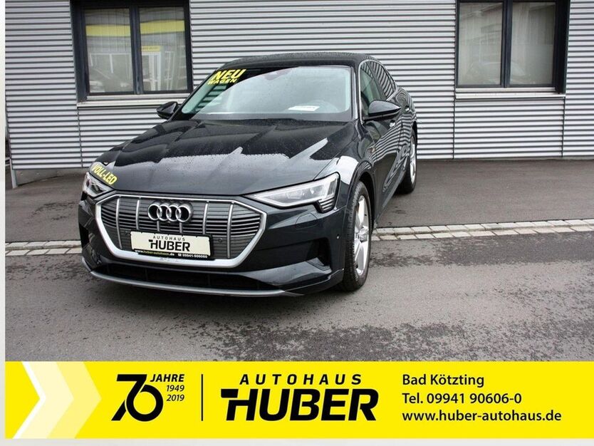Audi e-tron 61.342 km 49.999 € Bad Kötzting 93444
