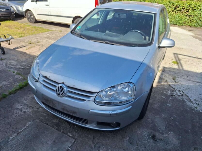 VW Golf 218.000 km 1.000 € Himbergen 29584