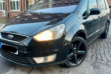 Ford Galaxy 156.000 km 5.300 &euro; Berlin 13599