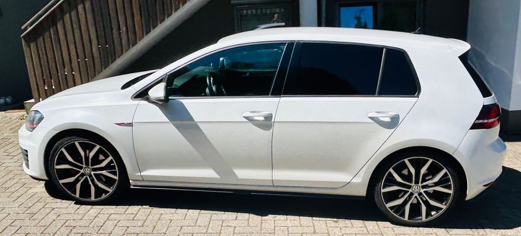 VW Golf 125.000 km 14.900 € Simonswald 79263