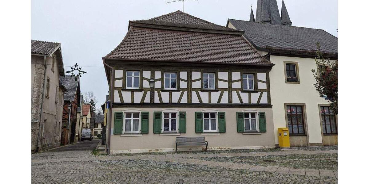 Einfamilienhaus Baunach - 9 Zimmer, 280 m&sup2;, 2.150&euro; | Angebot:26675744