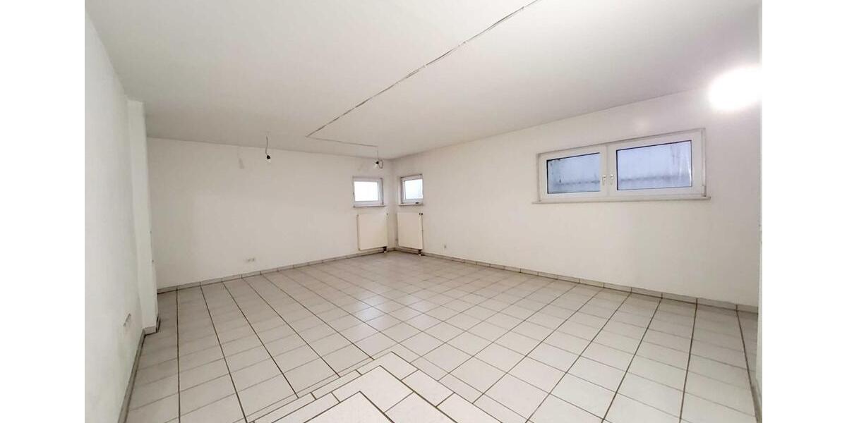 Einfamilienhaus Sersheim - 7 Zimmer, 185 m&sup2;, 1.900&euro; | Angebot:25267580