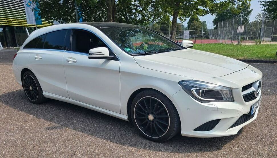 CLA 220 Shooting Brake