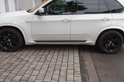 BMW X5 330.000 km 17.000 &euro; Köln 51107