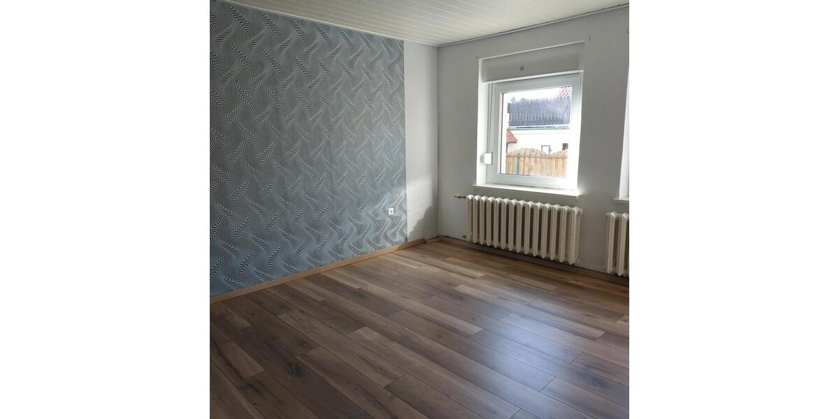 Erdgeschoßwohnung Mockrehna - 3 Zimmer, 100 m&sup2;, 130.000&euro; | Angebot:23065198