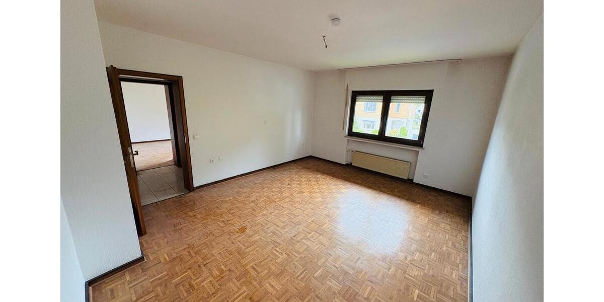 Etagenwohnung Euskirchen - 3 Zimmer, 120 m&sup2;, 1.295&euro; | Angebot:26648896