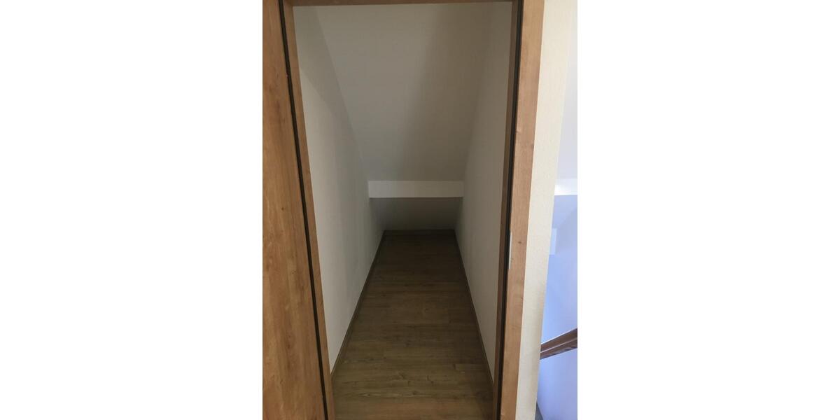 Dachgeschoßwohnung Apen - 4 Zimmer, 120 m&sup2;, 850&euro; | Angebot:26400553