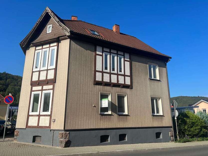 Haus zum Kaufen in Zella-Mehlis 230.000 € 198 m²