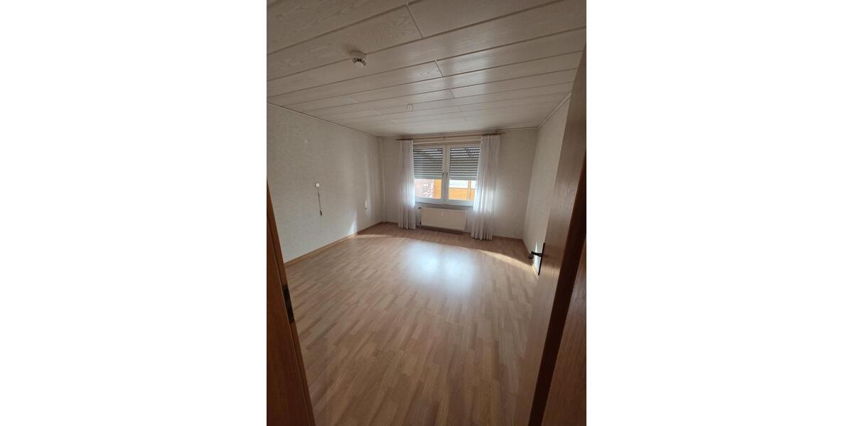 Erdgeschoßwohnung Nettetal - 4 Zimmer, 80 m&sup2;, 1.250&euro; | Angebot:26335374
