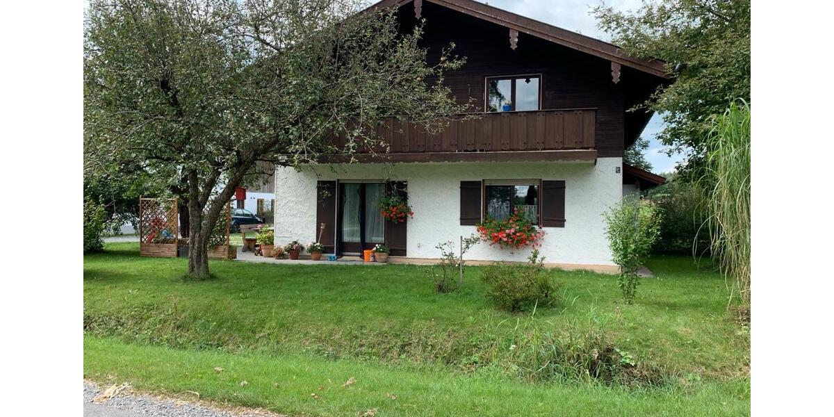 Charmante EG- Wohnung, 92 qm Wohnfläche, Keller, Garten & Garage 2 zimmer